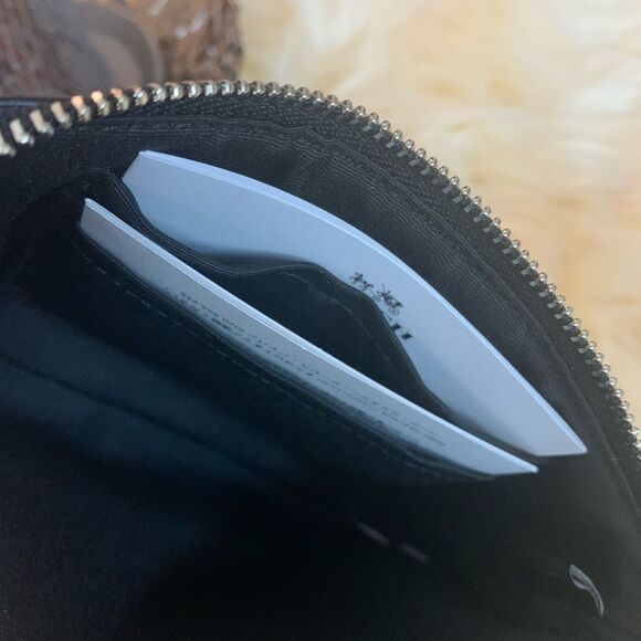 Coach Signature Wristlet Black - Picture 7 of 7